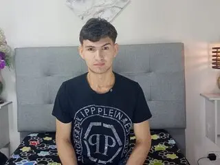 AdryanTomas livejasmin