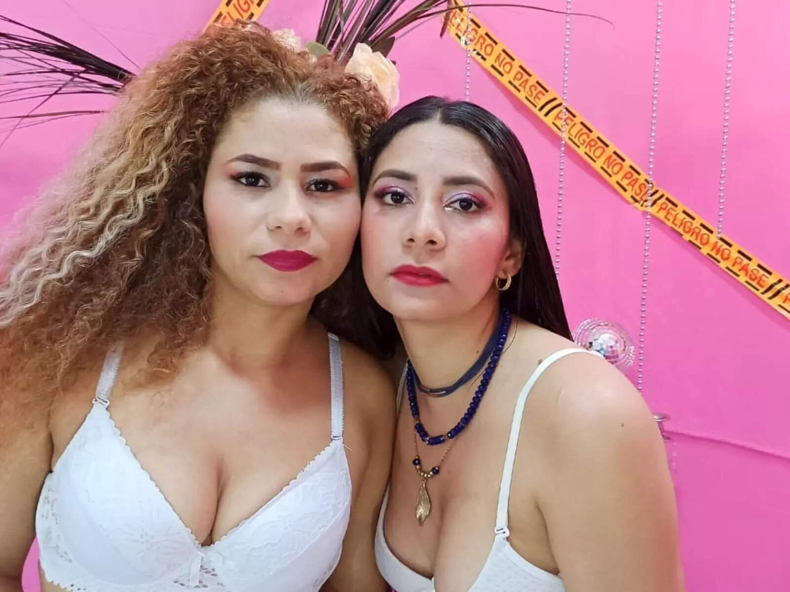 KatyAndCaroline livejasmin