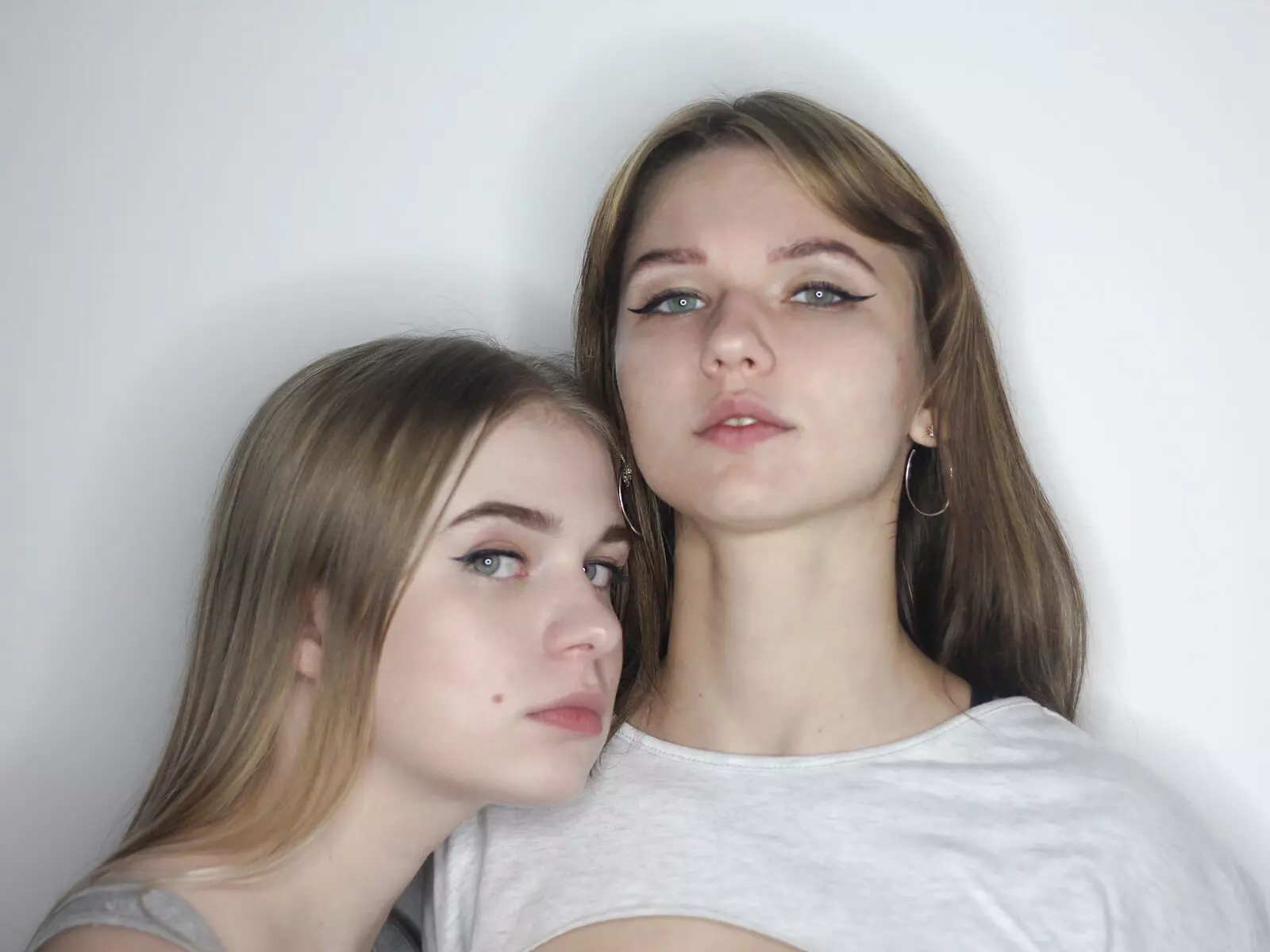 MollyAndLeah livejasmin